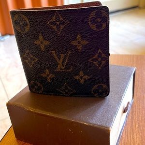 Men's Compact Wallets - Slim, Small, Folding | LOUIS VUITTON